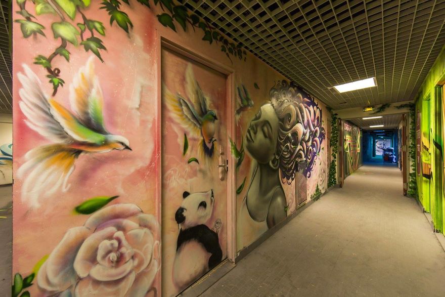 100-graffiti-artists-university-painting-rehab2-paris-596dbb6b111ab__880.jpg