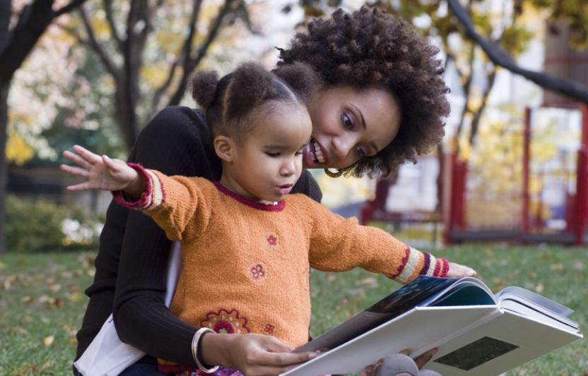 leggere madre bambina